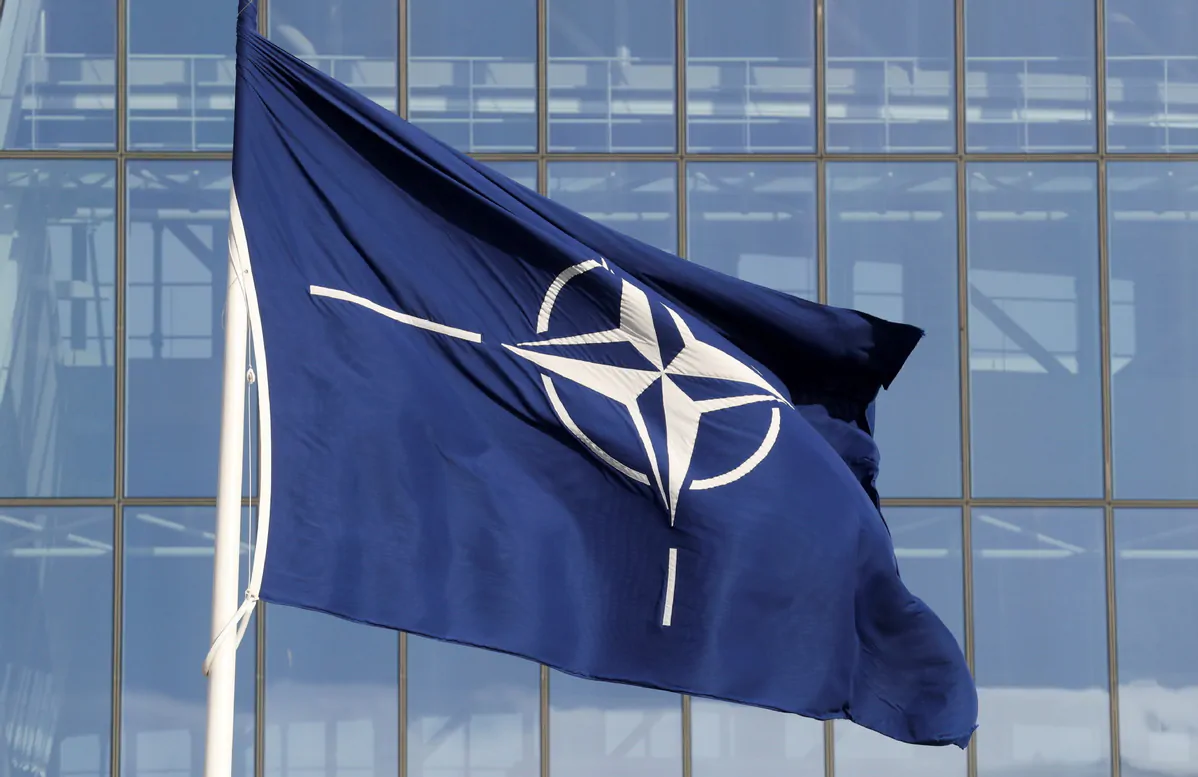 La NATO aggiornerà la strategia di intelligenza artificiale